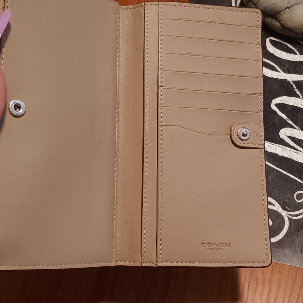 Lavender Coach Wallet - Picture 2 of 3